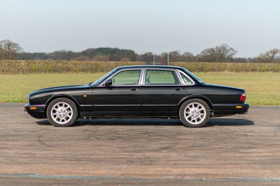 Lot 100 - 2001 Jaguar XJ8
