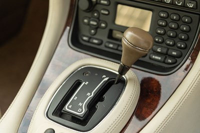 Lot 100 - 2001 Jaguar XJ8
