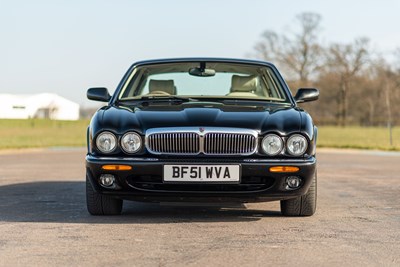 Lot 100 - 2001 Jaguar XJ8