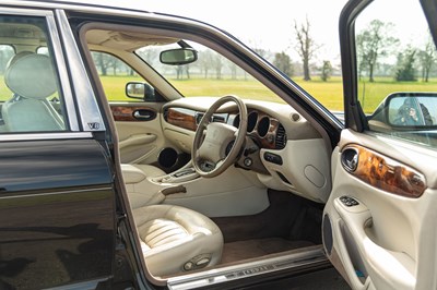 Lot 100 - 2001 Jaguar XJ8