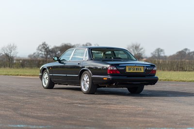 Lot 100 - 2001 Jaguar XJ8
