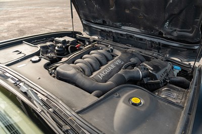 Lot 100 - 2001 Jaguar XJ8