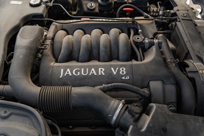 Lot 100 - 2001 Jaguar XJ8