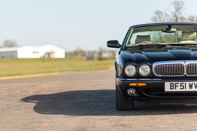 Lot 100 - 2001 Jaguar XJ8