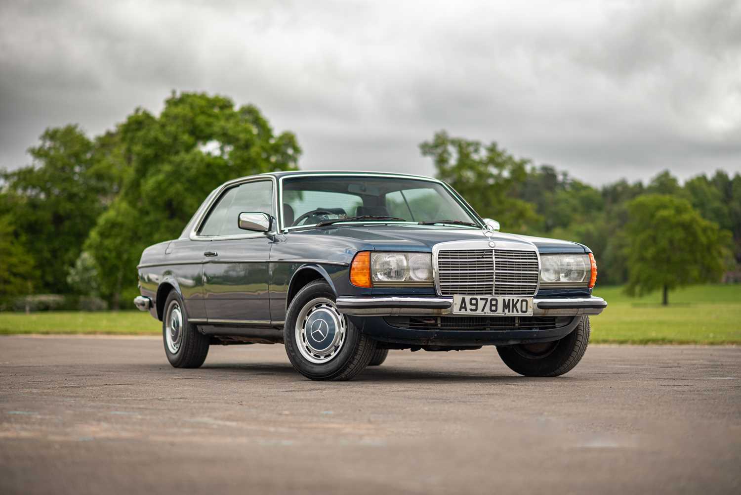 Lot 82 - 1983 Mercedes 280CE