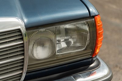Lot 82 - 1983 Mercedes 280CE