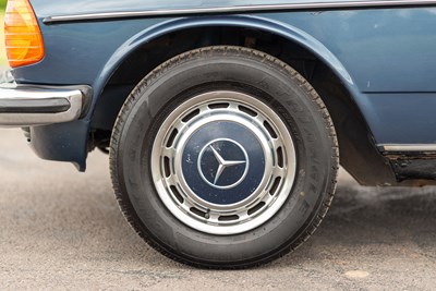 Lot 82 - 1983 Mercedes 280CE