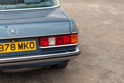 Lot 82 - 1983 Mercedes 280CE
