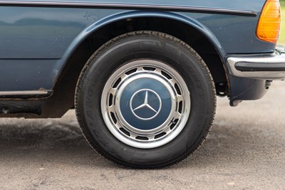 Lot 82 - 1983 Mercedes 280CE