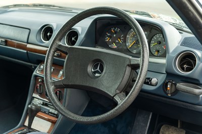 Lot 82 - 1983 Mercedes 280CE