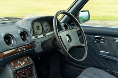 Lot 82 - 1983 Mercedes 280CE
