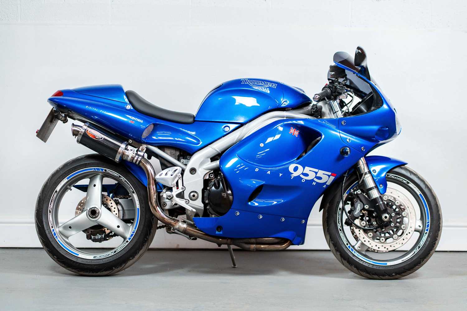 Lot 17 - 2001 Triumph Daytona