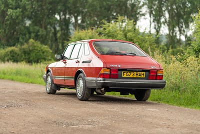 Lot 1989 Saab 900i