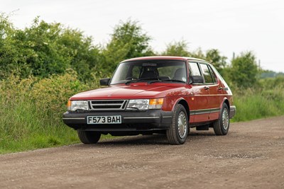 Lot 1989 Saab 900i