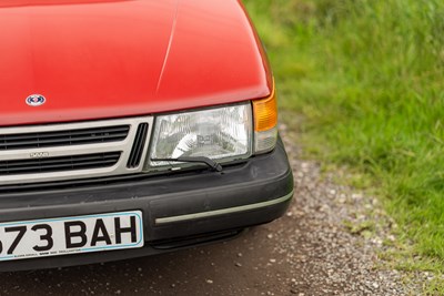 Lot 1989 Saab 900i
