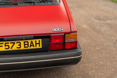 Lot 1989 Saab 900i