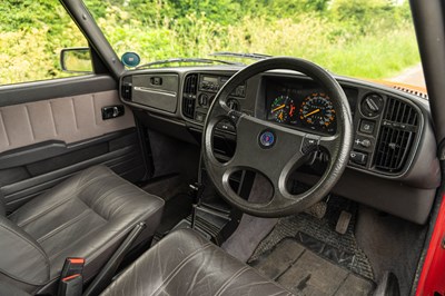 Lot 1989 Saab 900i