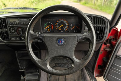 Lot 1989 Saab 900i