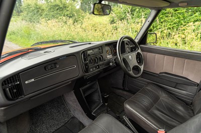 Lot 1989 Saab 900i