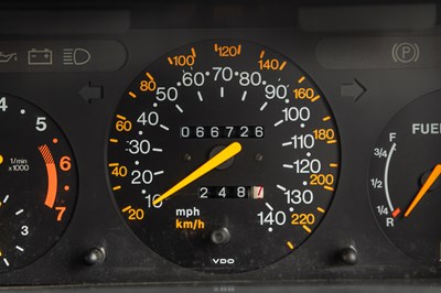 Lot 1989 Saab 900i