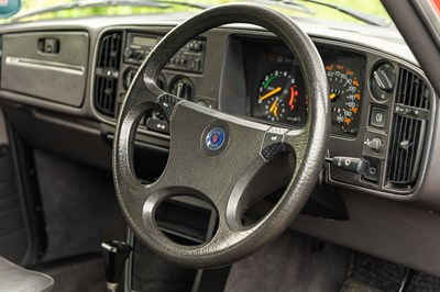 Lot 1989 Saab 900i