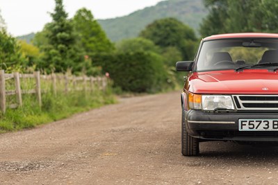 Lot 1989 Saab 900i