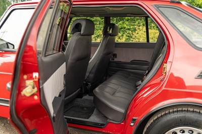 Lot 1989 Saab 900i