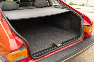 Lot 1989 Saab 900i