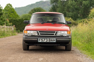 Lot 1989 Saab 900i