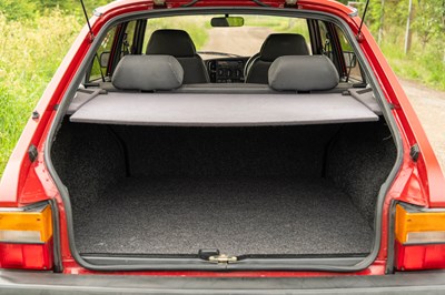Lot 1989 Saab 900i
