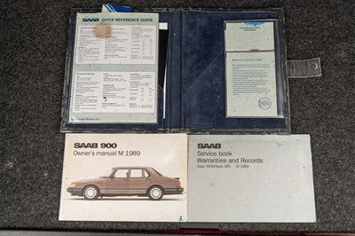 Lot 1989 Saab 900i