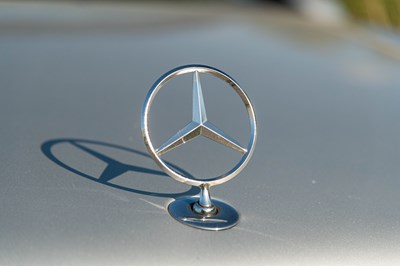 Lot 104 - 2001 Mercedes CLK 320 Elegance