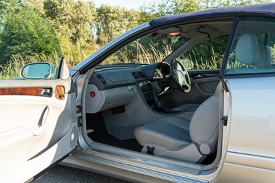 Lot 104 - 2001 Mercedes CLK 320 Elegance