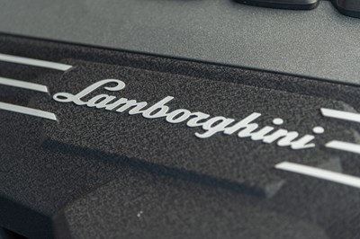 Lot 2023 Lamborghini Urus Perfomante