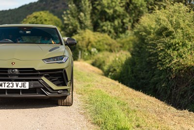 Lot 2023 Lamborghini Urus Perfomante