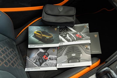 Lot 2023 Lamborghini Urus Perfomante