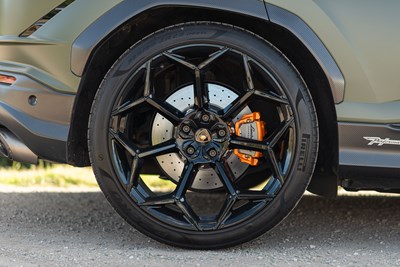 Lot 2023 Lamborghini Urus Perfomante