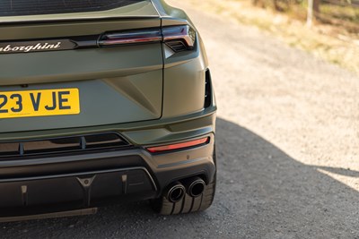 Lot 2023 Lamborghini Urus Perfomante