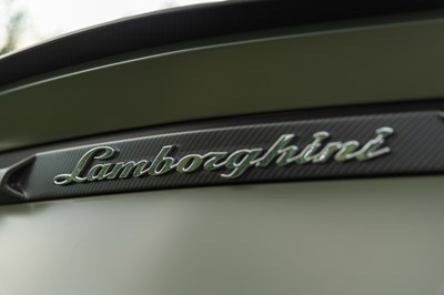 Lot 2023 Lamborghini Urus Perfomante