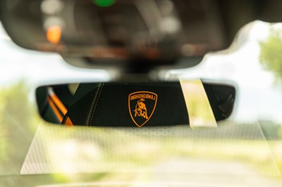 Lot 2023 Lamborghini Urus Perfomante
