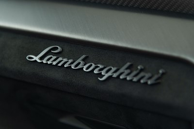 Lot 2023 Lamborghini Urus Perfomante