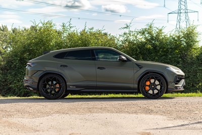 Lot 2023 Lamborghini Urus Perfomante