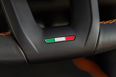 Lot 2023 Lamborghini Urus Perfomante