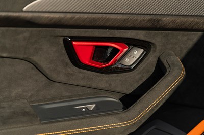 Lot 2023 Lamborghini Urus Perfomante