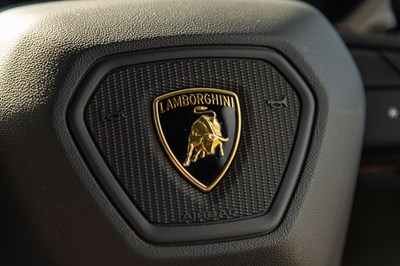 Lot 2023 Lamborghini Urus Perfomante