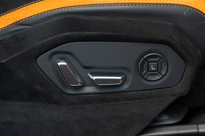 Lot 2023 Lamborghini Urus Perfomante