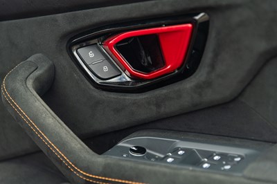 Lot 2023 Lamborghini Urus Perfomante