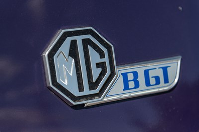 Lot 6 - 1974 MGB GT