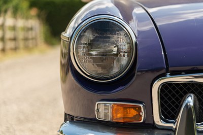 Lot 6 - 1974 MGB GT