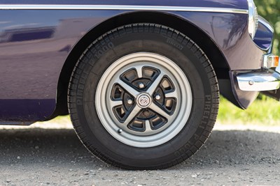 Lot 6 - 1974 MGB GT